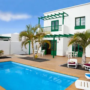 https://costa-papagayo-lanzarote.in-canary-islands.com